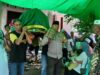 Salah Satu Warga Binaan Meninggal Dunia, Hadir Melayat Bhabinkamtibmas Polsek Woha Bantu Prosesi Pemakaman Jenazah