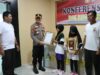 Dukung Pelajar di Dunia Olahraga, Polres Seruyan Beri Penghargaan 2 Atlet Muda Berprestasi