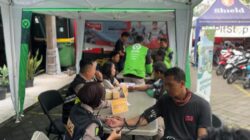 RS Bhayangkara TK II Sartika Asih Gelar Bhaktikes HUT Bhayangkara ke-79 di Kantor Gojek Bandung