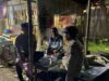 Pantai Aktivitas Masyarakat dan Cegah Potensi Guankamtibmas Polsek Sanggar Laksanakan Patroli Dialogis Malam Hari