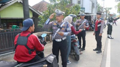 Keselamatan Berlalu Lintas Ditingkatkan: Polres Lombok Barat Gelar Operasi Patuh Perdana