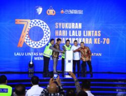 Hadiri Syukuran HUT Lalu Lintas ke-70, Kapolri Luncurkan Digital Korlantas dan Sematkan Pin Emas