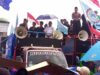 Buruh dan Polisi Gelar Sholawat dan Doa Bersama di Tengah Penyampaian Pendapat