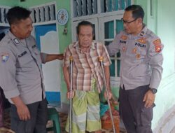 Sentuhan Humanis Polres Lombok Barat, Lansia Lumpuh di Kecamatan Lembar Terima Bantuan