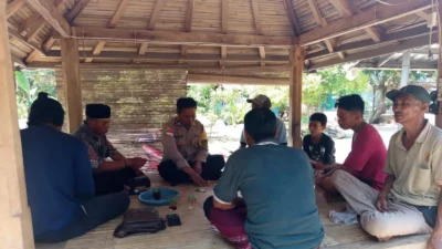 Bhabinkamtibmas Sekotong Gencar Edukasi Manfaatkan Pekarangan untuk Ketahanan Pangan