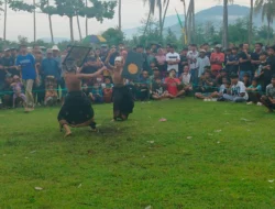 Paguyuban Garda Muda Kuripan Hidupkan Tradisi Peresean