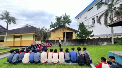 PKS SMPN 1 Lembar Jadi Teladan Keselamatan Berlalu Lintas di Lombok Barat